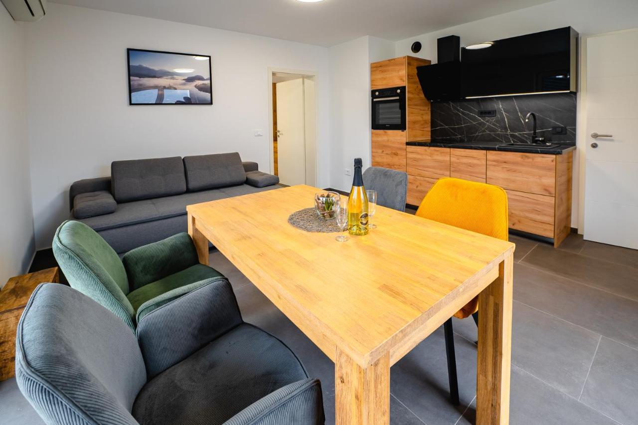 Apartments Luxury Ad Jesenice Ngoại thất bức ảnh