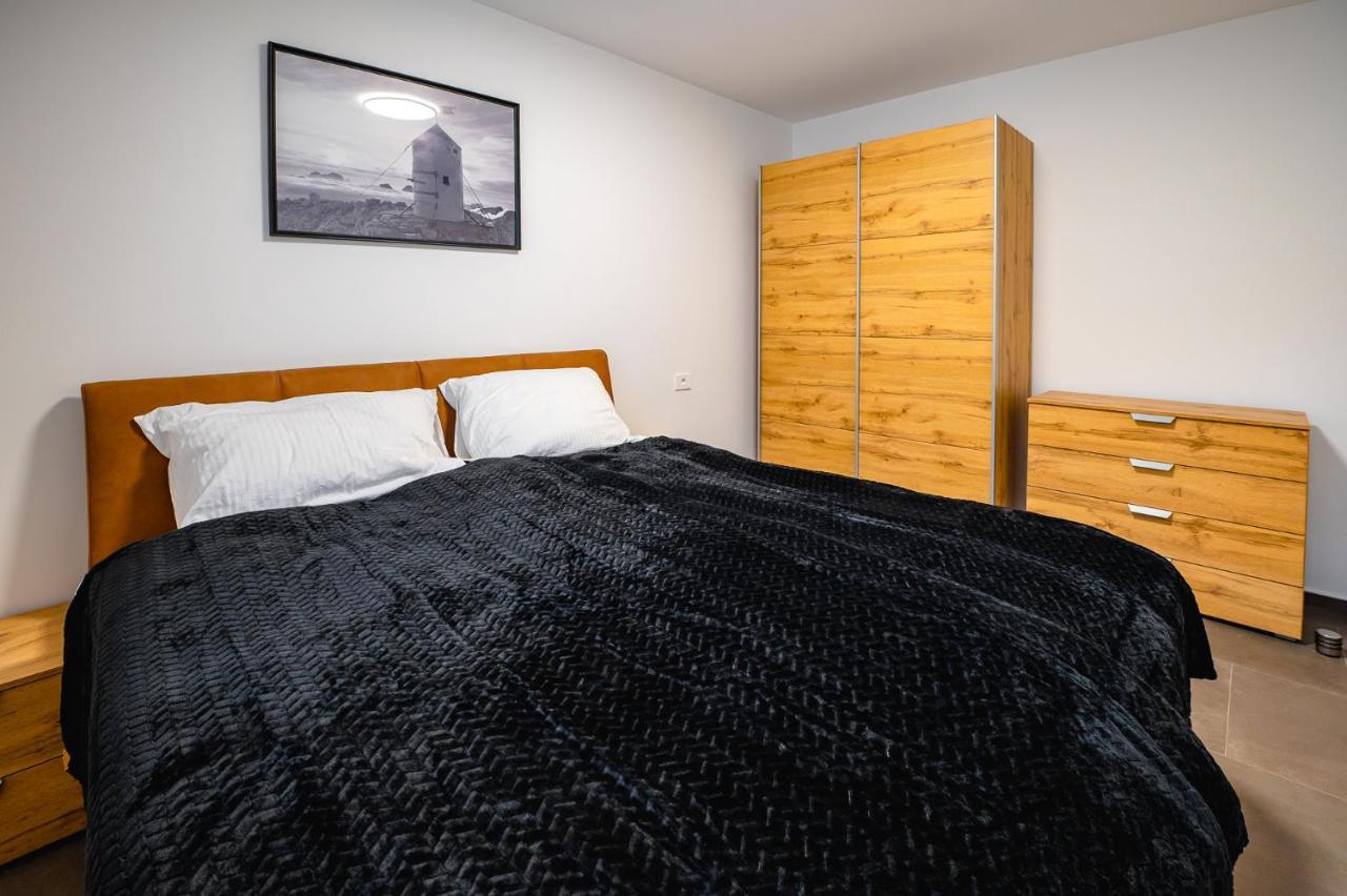 Apartments Luxury Ad Jesenice Ngoại thất bức ảnh