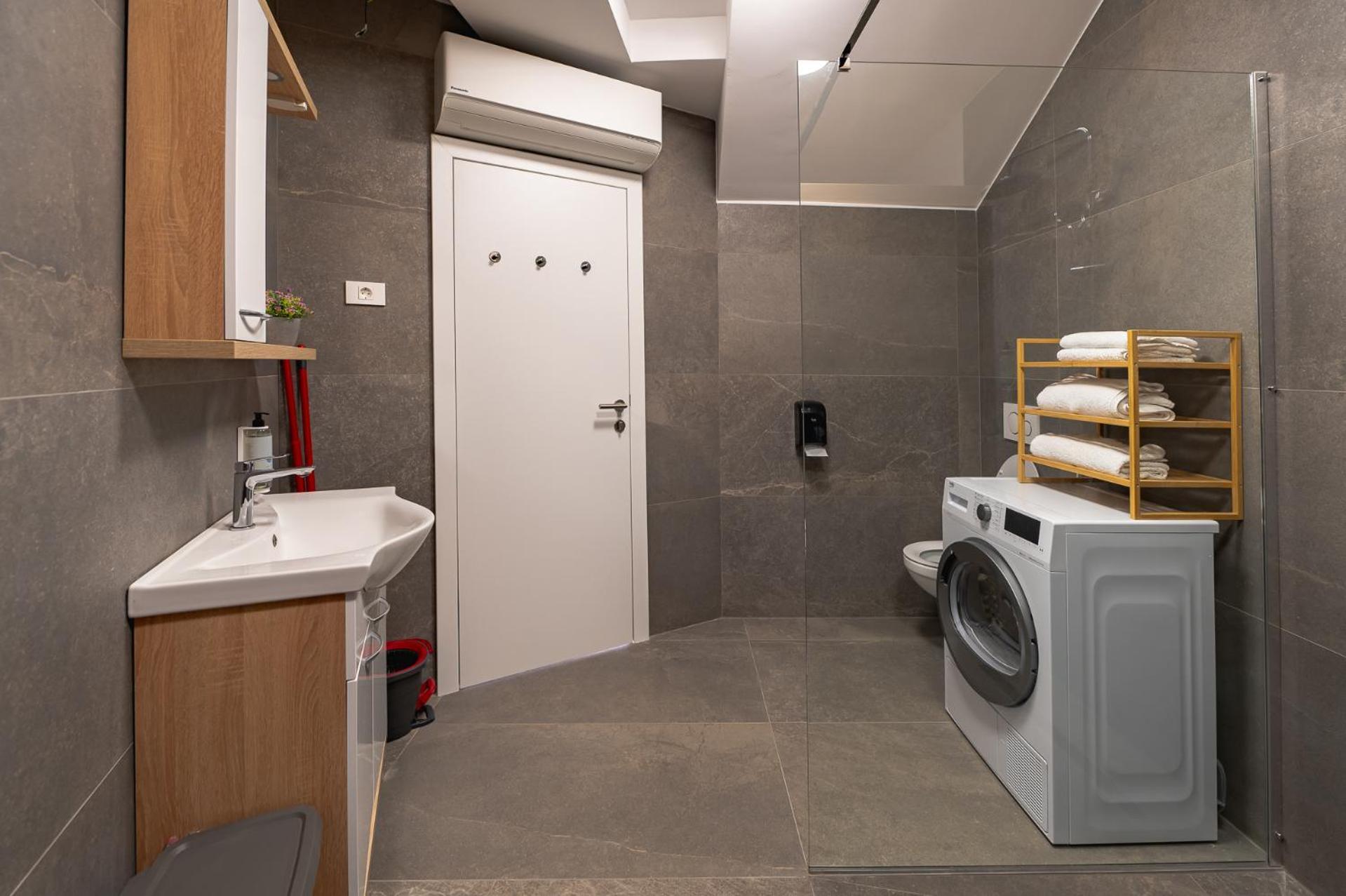 Apartments Luxury Ad Jesenice Ngoại thất bức ảnh