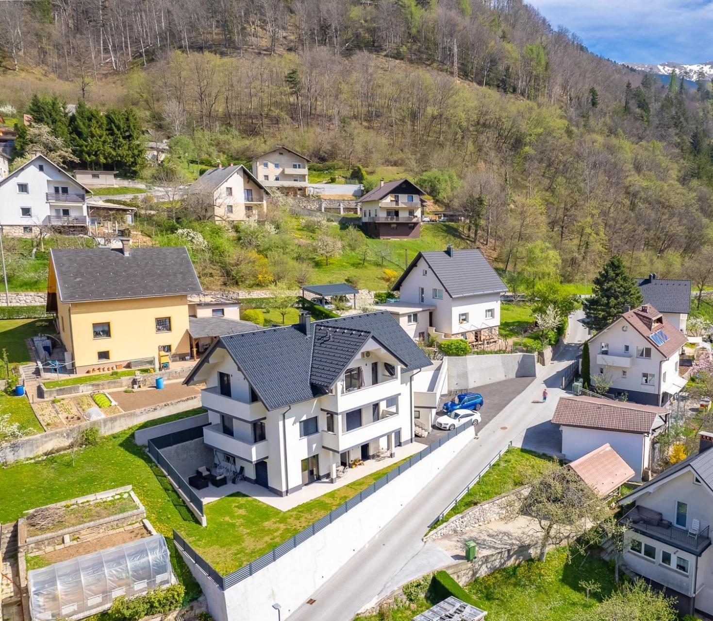 Apartments Luxury Ad Jesenice Ngoại thất bức ảnh