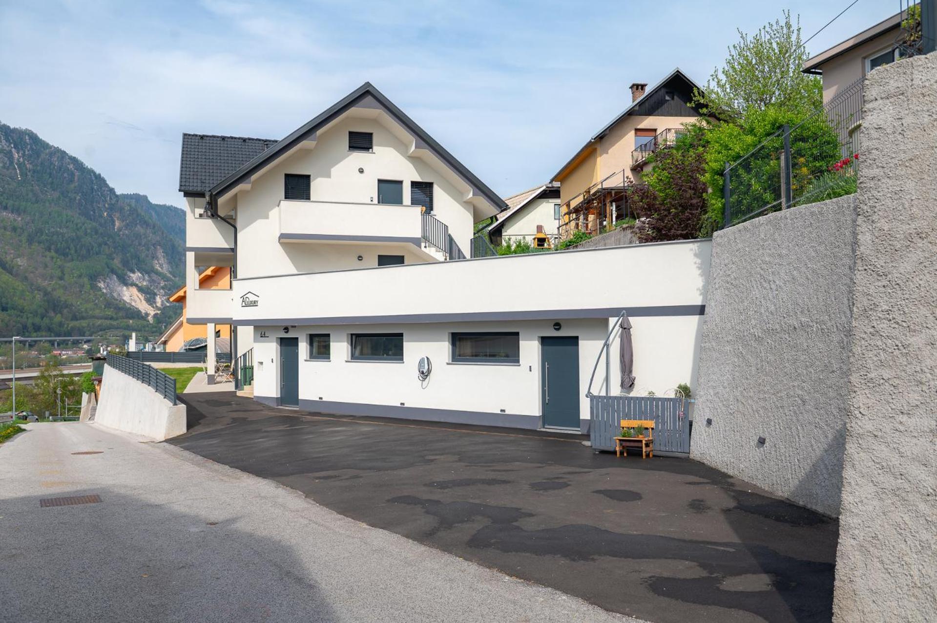 Apartments Luxury Ad Jesenice Ngoại thất bức ảnh